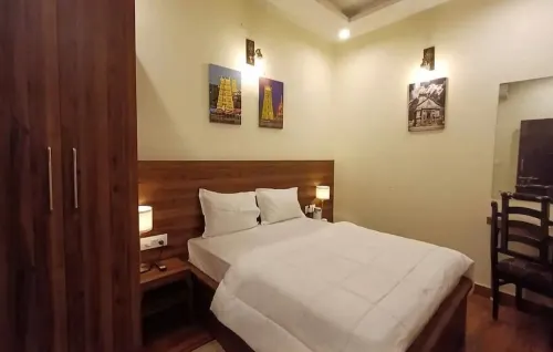 Shivalayaa - Queen Double Room No. 1
