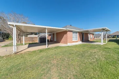 Charming, Convenient 3-bedroom Garden Home in Prattville; Great Location