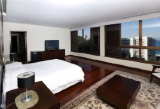 Luxurious Mansion in São Conrado with Pool, Terrace and Ocean View.