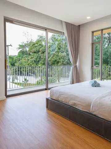 รูปภาพของMinimal Luxury Villa HUGE Garden. 10 min to Nimman