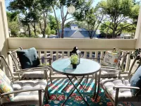 Large, charming 2-bedroom apartment with modern amenities within a historic home