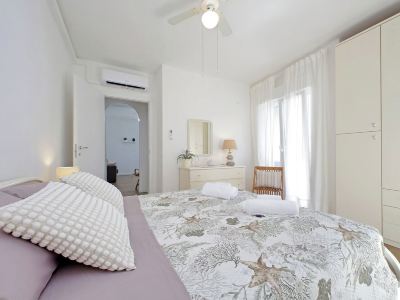 Cozy apartment 100 m. from FS station and 200 m. from sea and center.