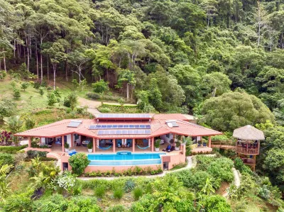 Stunning Ocean View-Rainforest Villa. Concierge, Breakfast/Housekeeping M-F.