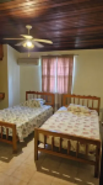 Beautiful and Cozy 3 Bedroom Home in walking distance to the beach and shops!