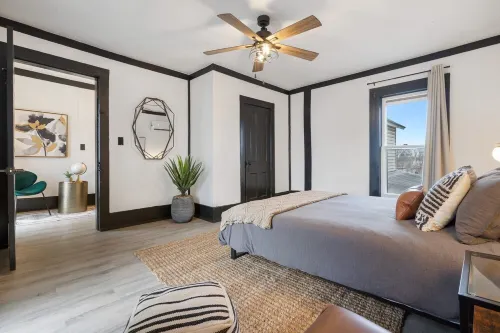 Quiet 2 BD Apartment in Downtown