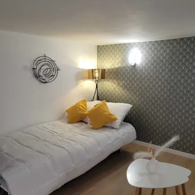 Charming Garden Studio Hotels in Gagny