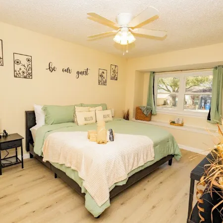 3 Miles to SeaWorld in San Antonio with WiFi, game room Отели рядом с достопримечательностью «Водный Мир Техаса»