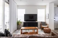 Family-sized house with huge kitchen and patio
