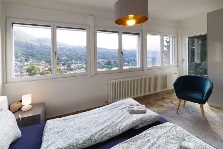 The Villa Design, Vista sul Lago di Lugano a Caslano Отели рядом с достопримечательностью «Alprose Chocolate Museum»