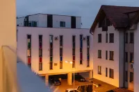 Modern&central apartment with a gorgeous bathtub inside one of the two bedrooms. 바이아마레 호텔