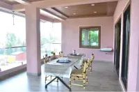 Unique Inn Villa Strawberry Farm Fragrance unit Hotels in Bhilar