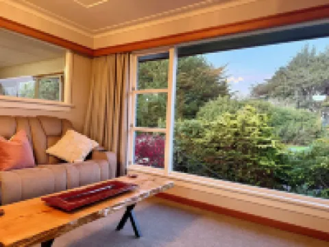 Comfort at Stag Lodge Just Mins Walk to Queens Park & Down Town Invercargill