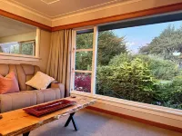 Comfort at Stag Lodge Just Mins Walk to Queens Park & Down Town Invercargill