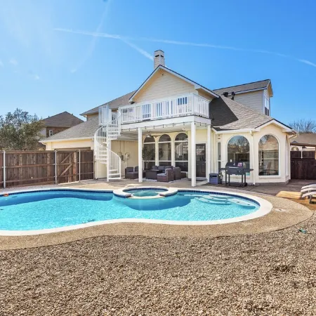 GREAT DEAL! Huge and Stylish Lake View House in Rowlett