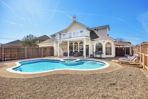 GREAT DEAL! Huge and Stylish Lake View House in Rowlett