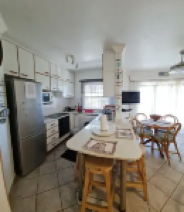 8 Oceans on the Beach 3 B/R Apartment