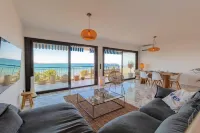 Unique in the region, prestigious 100m2 seafront apartment with enchanting view