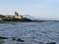 SEASIDE APARTMENT WITH POOL Hotels in Linguizzetta