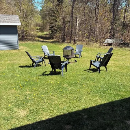 4-bed Cabin- ATV/UTV trail access from the driveway with a bar/covered patio