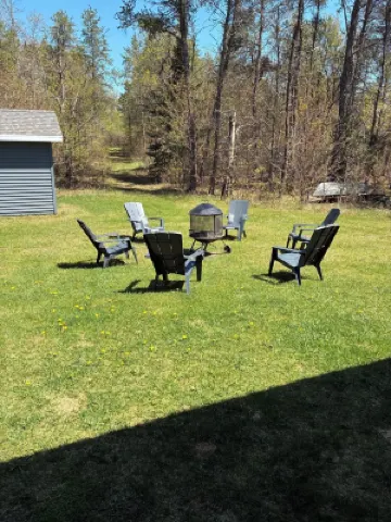 4-bed Cabin- ATV/UTV trail access from the driveway with a bar/covered patio