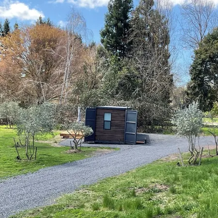 Tuscan Villa Riverfront 1-bedroom, 1 Bath, Oakdale with WiFi and AC