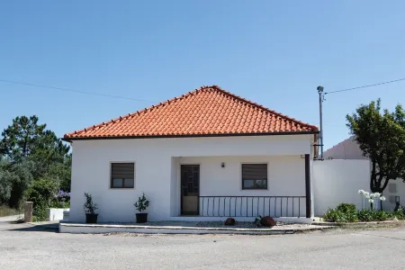 Casa de Campo, em Harmonia com a Natureza, com Praias a 15min Отели рядом с достопримечательностью «Монастырь в Алкобасе»