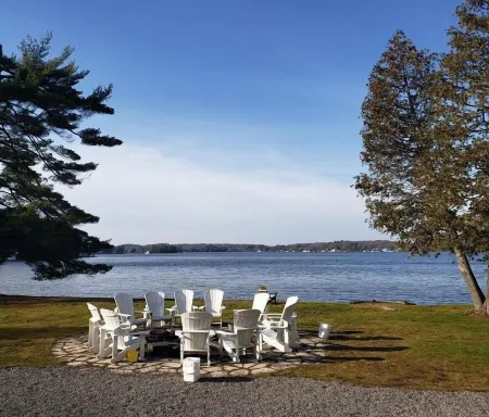 Beautiful Villa at Port Carling, Ontario - PET friendly