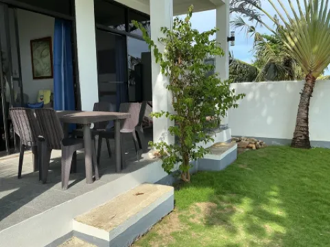 BambooBeachVilla1 New OCEANFRONT*POOL*sunsetview*kitchen STARLINK SAT upto6Guest Отели рядом с достопримечательностью «Кануба- Бич»