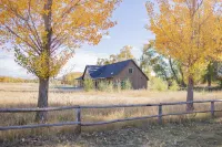 Scenic Private 30 Acre Meadow Retreat for Weddings, Reunions & Large Gatherings