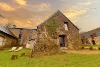 Family House for 8 – Peace & Nature Escape Hotels in Clecy