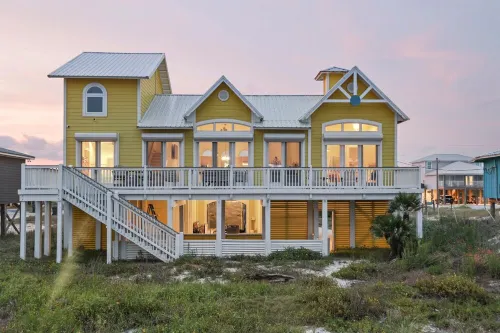 Luxury Beach Front Home - Beautiful Views