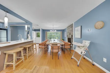 The Grove House - NEW! Luxury Home- Lake Access!