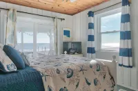 OCEAN FRONT, 4BR, 2BA, FENCED YARD, PET FRIENDLY,  Walkable to shops/restaurants