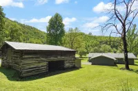 3BR/2BA Mountain Home Perfect Base for Tail of the Dragon and Outdoor Adventures