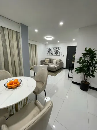 Lujoso Apartamento para 7 Persona, Terraza, BBQ, AC, Wi-Fi, Parqueo, Lavandería…