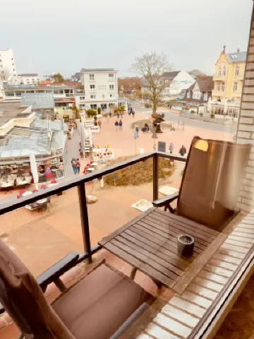 Duhnerherz in the center, on the beach balcony + sea view, Wlan parking bike room etc.