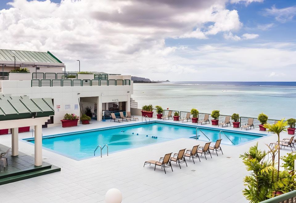 5. 알루팡 비치 타..