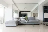 Luxe Waterfront Opera & Harbour Views. Best in Syd Hotels in Kirribilli