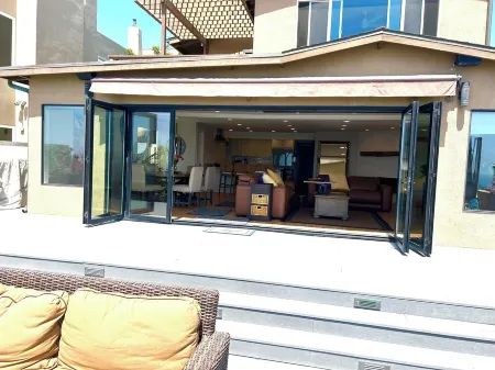 GOT Dolphins?  Cliffside Ocean Views, 2 Bed, 2 Bath, Kid & Pet Friendly.