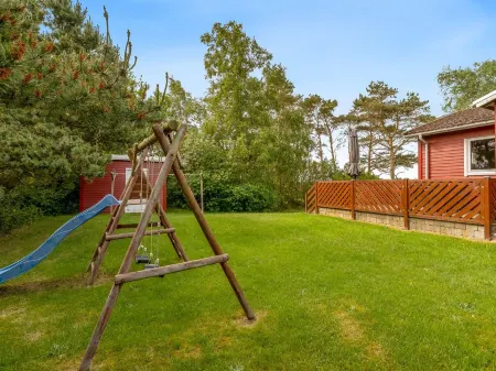 "Yanne" - 400m from the Sea