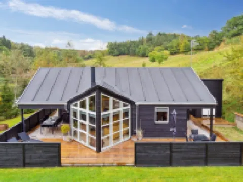 "Benno" - 2.1km from the Sea