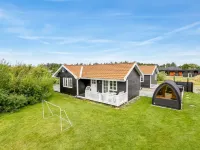 "Torhild" - 700m from the Sea