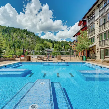 Ski-in/Ski-Out Winter Park Condo w/ Balcony