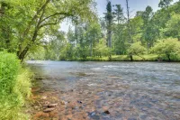 Riverfront Hayesville Retreat Fishing and Kayaking! - Wifi