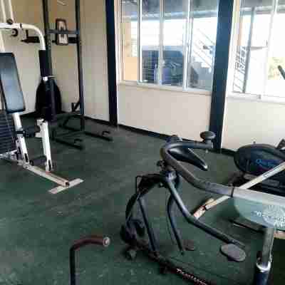 Luxury 3BR Condo in Rajagiriya, Colombo / Sleeps 6 / Fast WiFi - OLIVE HAVEN Fitness & Recreational Facilities