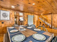 Cozy Castleton Cabin with Fire Pit and Water Access! Hotele w: Castleton