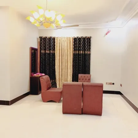 Cosy inn Near Millennium Mall
