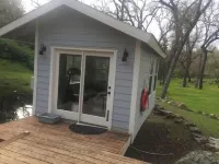 Cozy Guesthouse on 5 acres Hooverville Orchards附近的飯店