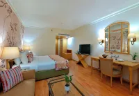 The Orchid Hotel Mumbai Vile Parle