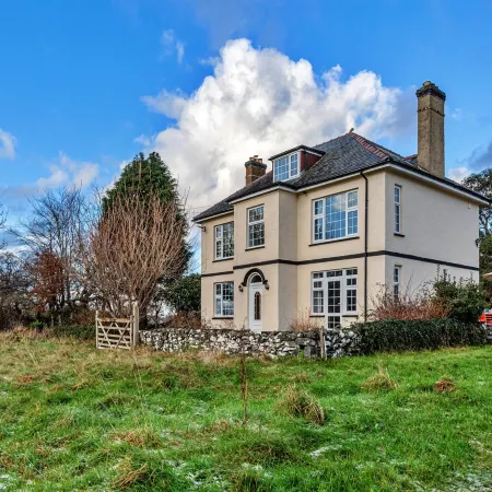 Country House in Snowdonia near Barmouth Beach